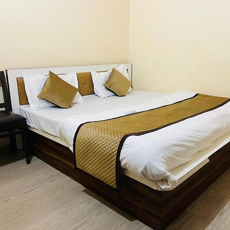 Hotel Shyam Sarover And Restaurant Ringas Екстериор снимка