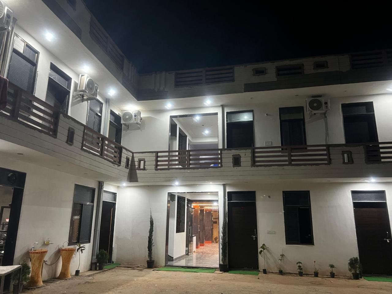 Hotel Shyam Sarover And Restaurant Ringas Екстериор снимка