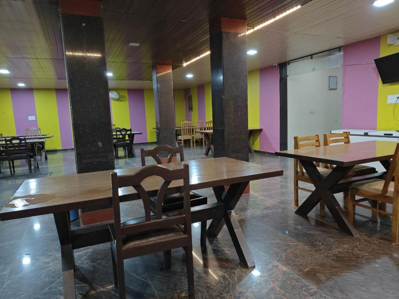 Hotel Shyam Sarover And Restaurant Ringas Екстериор снимка