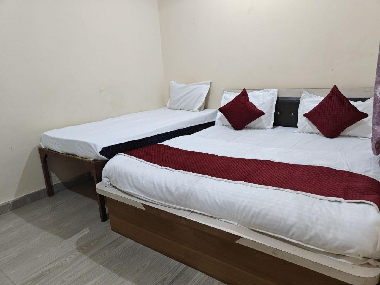 Hotel Shyam Sarover And Restaurant Ringas Екстериор снимка